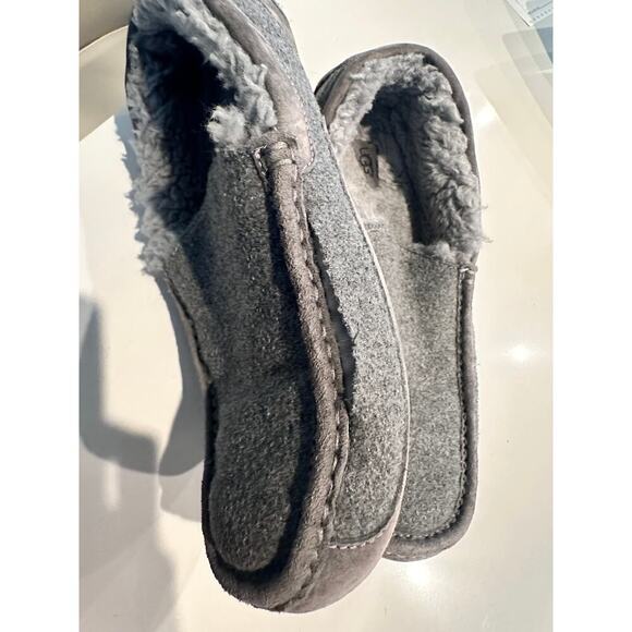 Uggs - Picture 6 of 6